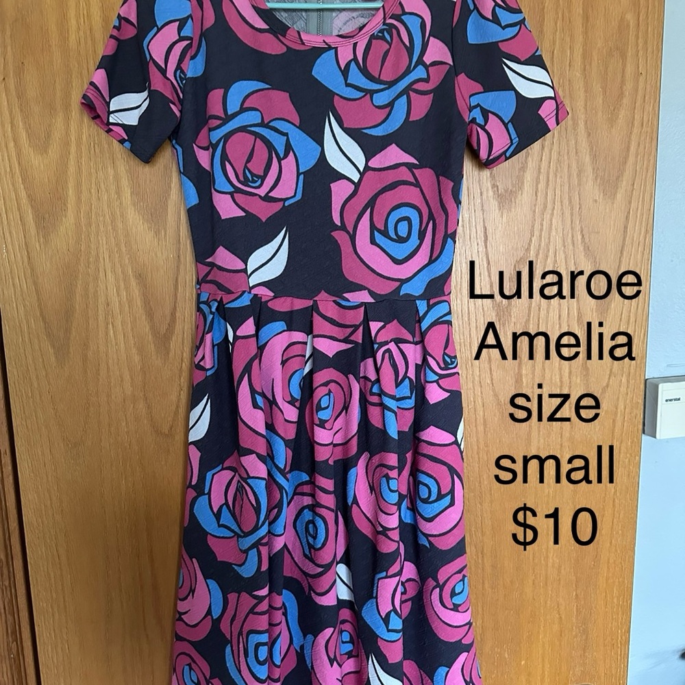 Lularoe Rose Amelia size Small